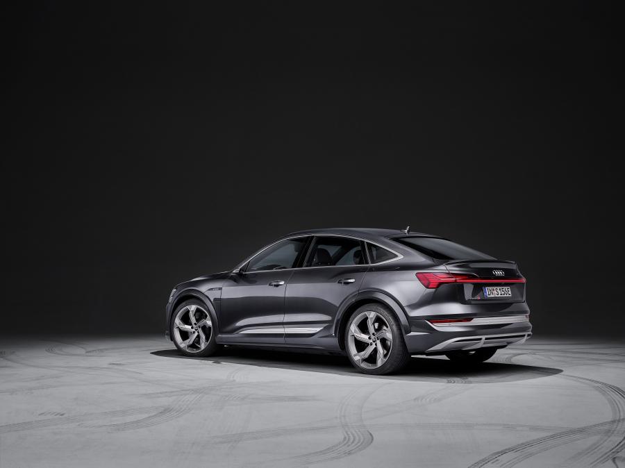  Audi e-tron S Sportback 2020 года  (WW) (фото 42 из 77)